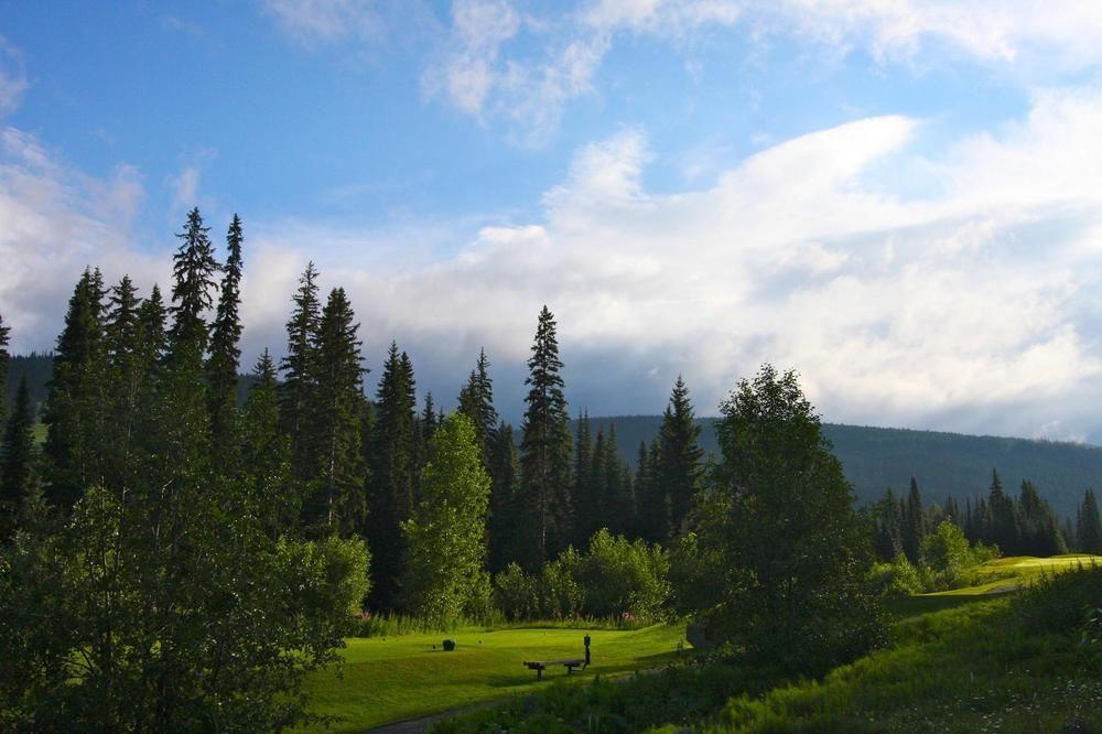 The Pinnacle Lodge Sun Peaks Esterno foto