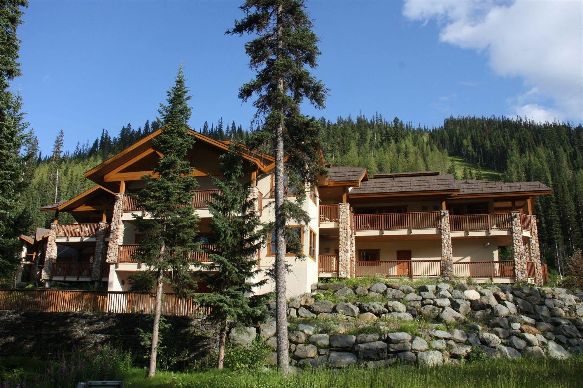The Pinnacle Lodge Sun Peaks Esterno foto