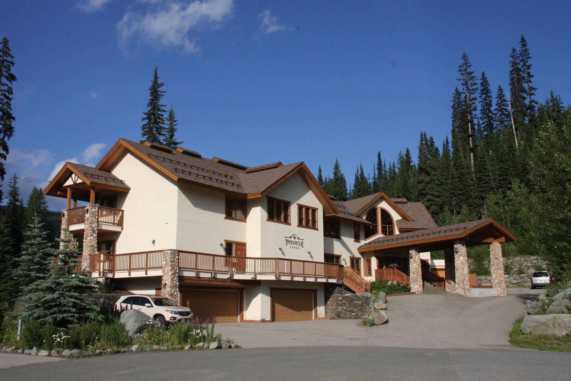 The Pinnacle Lodge Sun Peaks Esterno foto